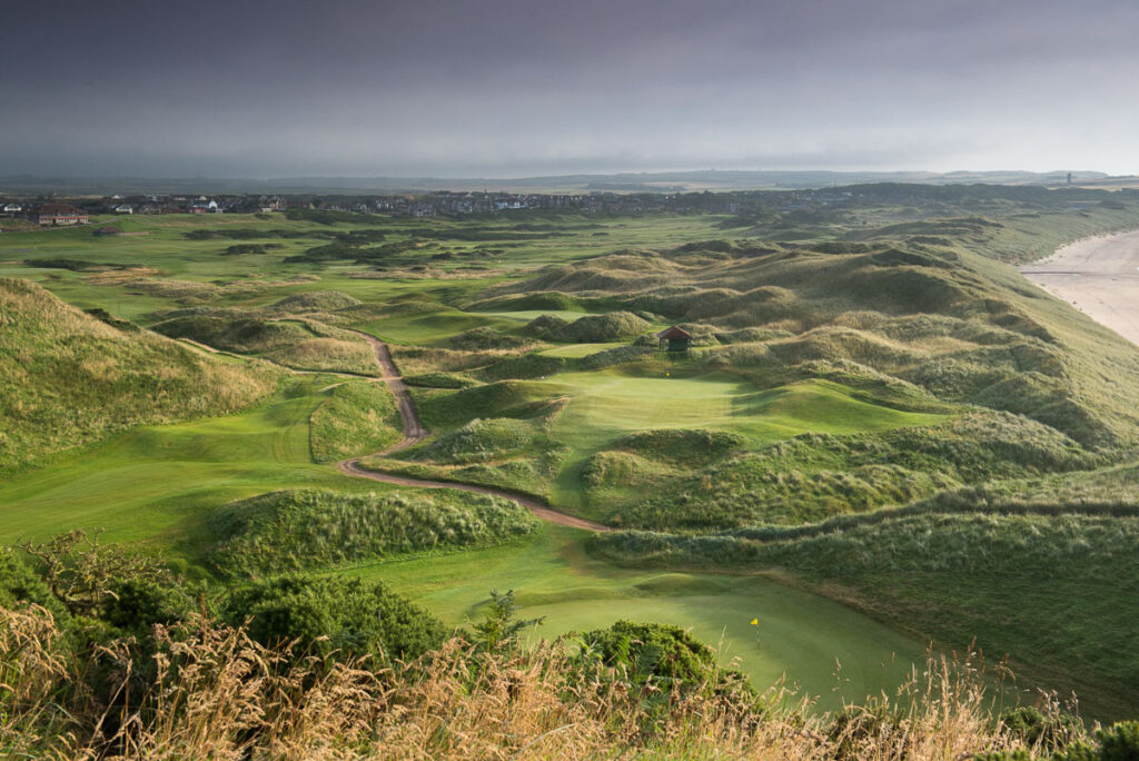 9th tee view to clubhouse
